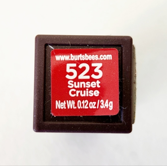 Burt's Bees Satin Lipstick - Picture 10 of 11